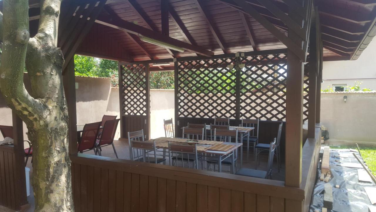 Hotel Vila Alex Călimăneşti Exterior foto