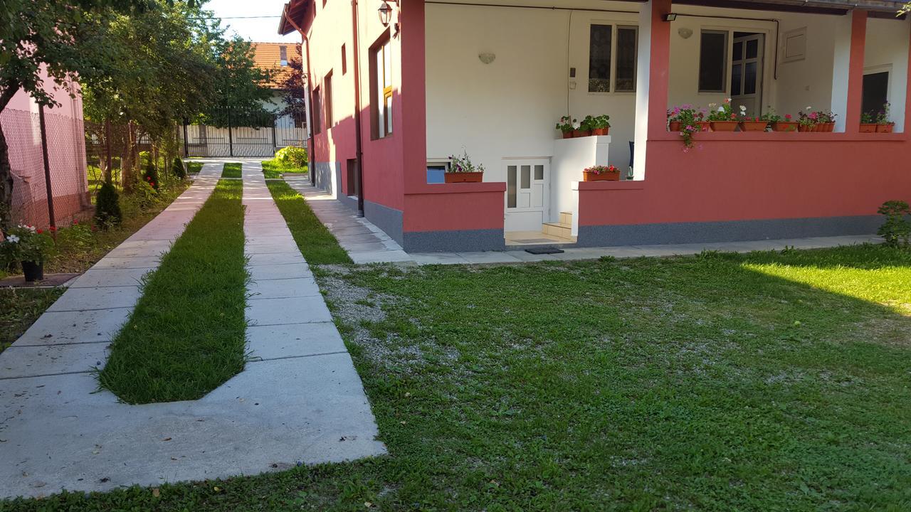 Hotel Vila Alex Călimăneşti Exterior foto